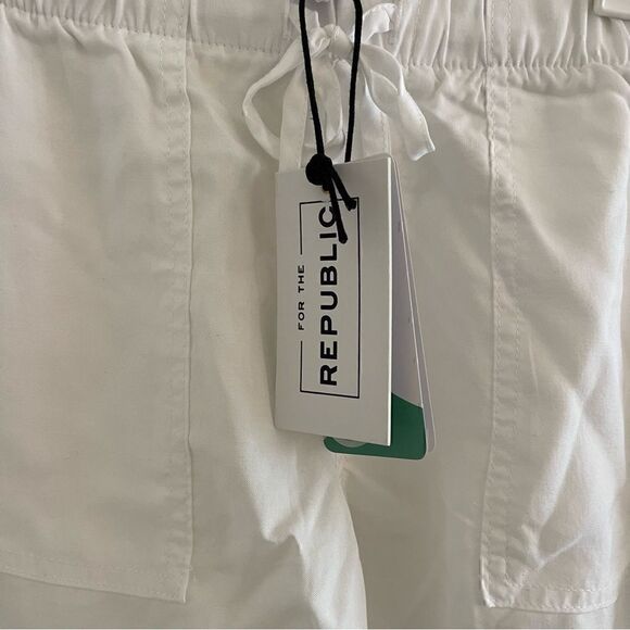 Republic White Shorts - Picture 4 of 5